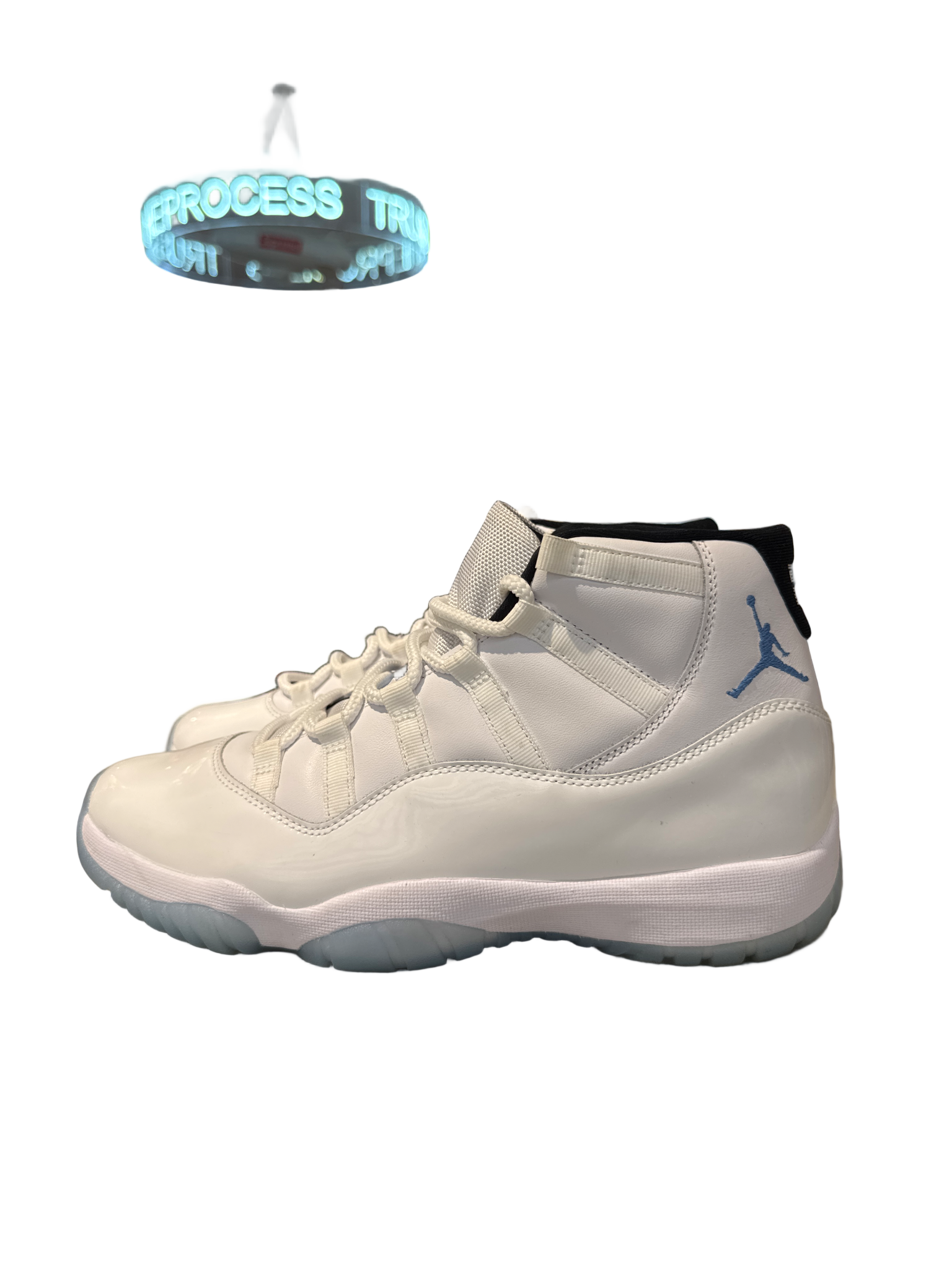 Used Jordan 11 Retro Legend Blue (2024)