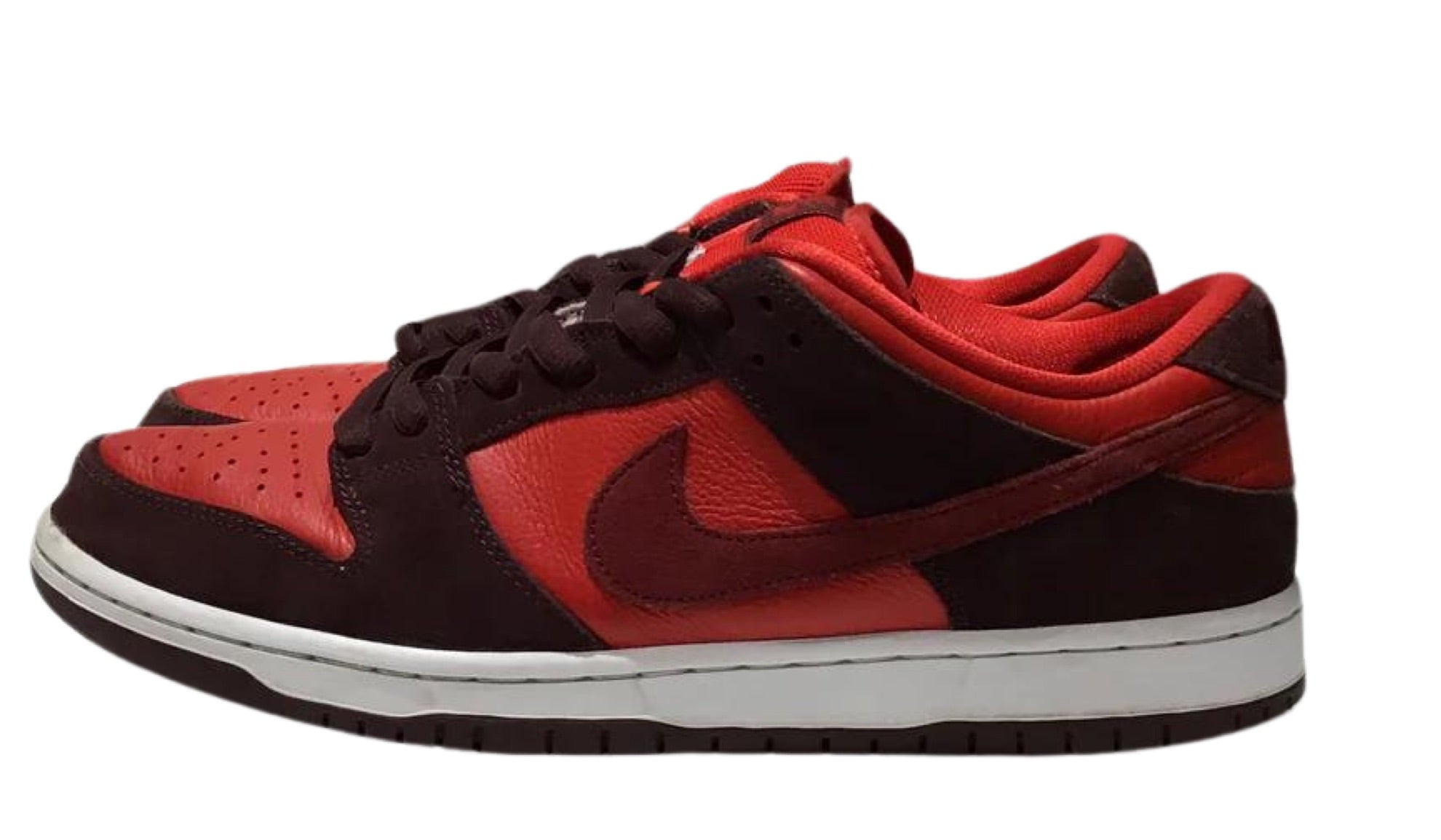 Used Nike SB Dunk Low Cherry