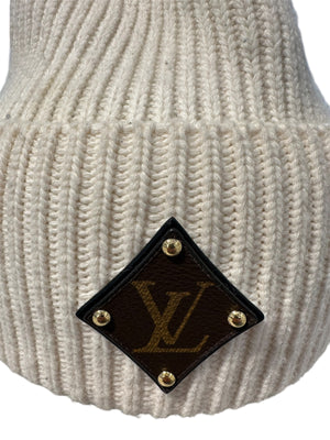 Louis Vuitton Used Louis Vuitton Cream Knit Beanie with leather logo - 401251915