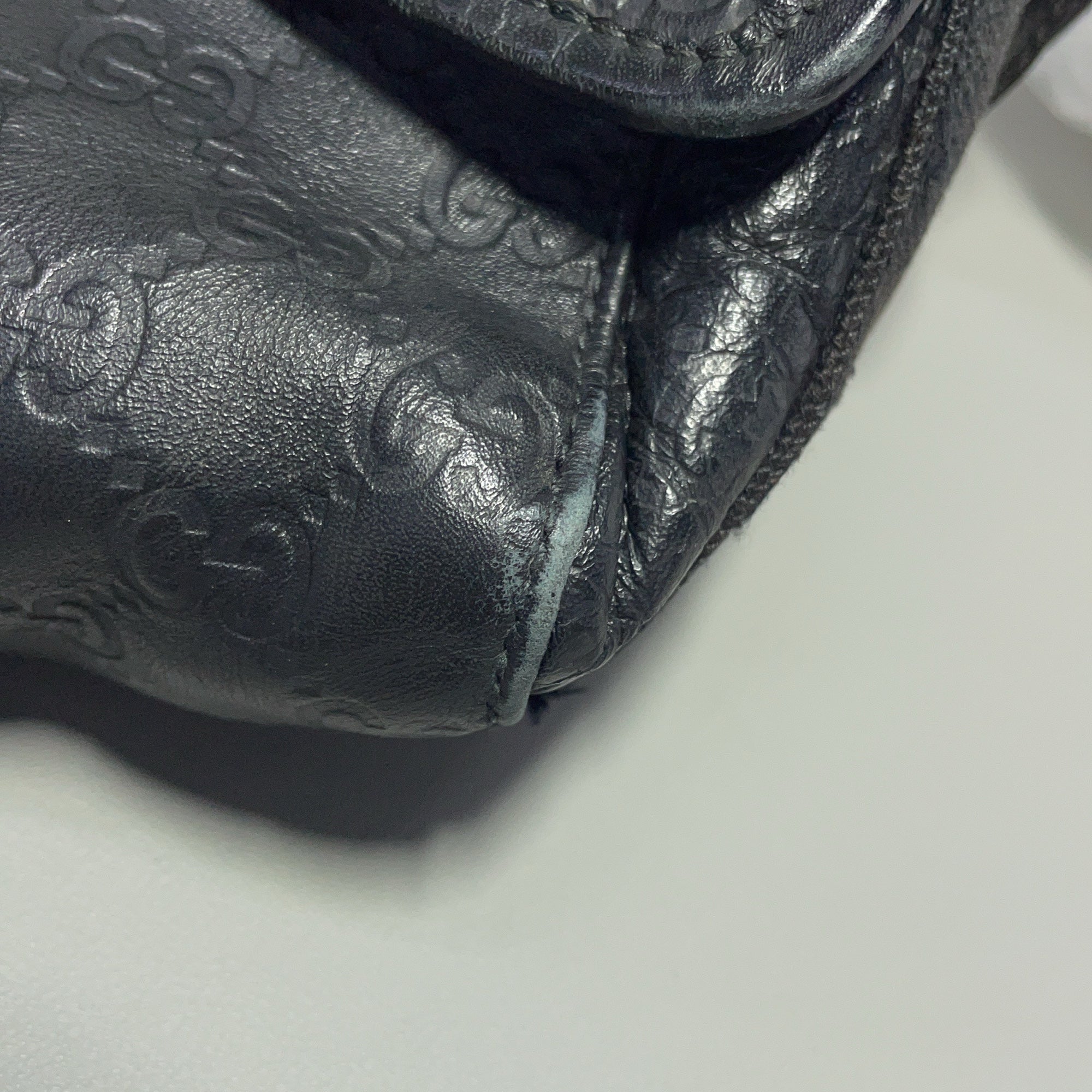 Used Gucci Black Leather GG "Guccissima" Messenger Bag