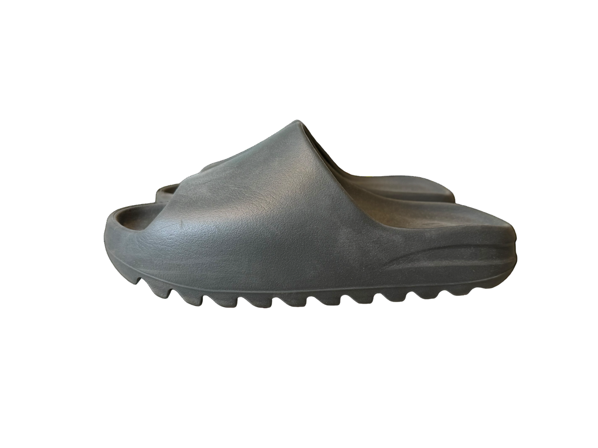 Used adidas Yeezy Slide Dark Onyx