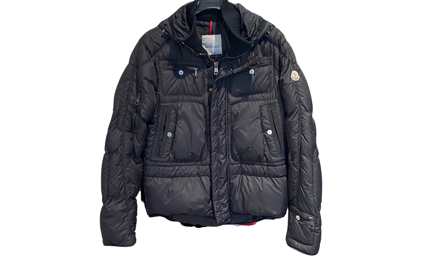 Moncler  Used Moncler Jacket Black - 129251125