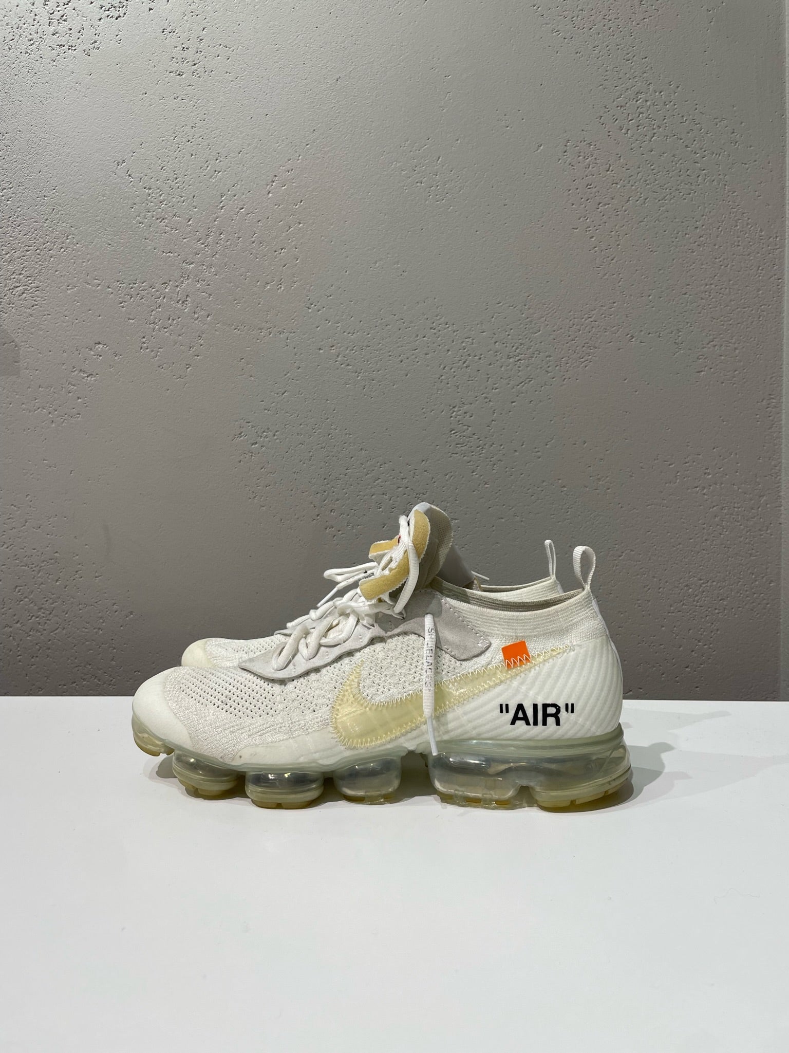 Vapormax off hotsell white resell