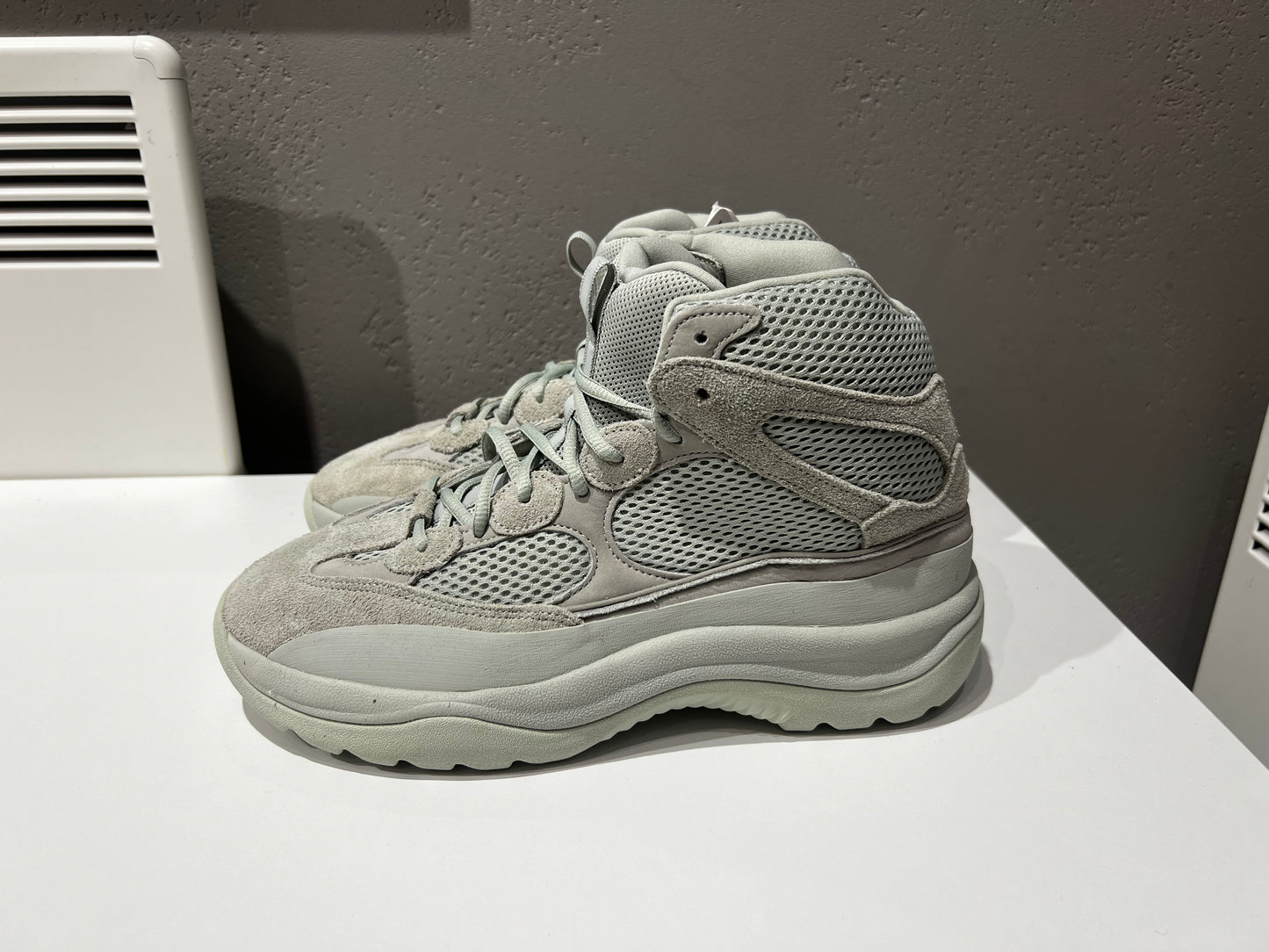 adidas Yeezy Desert Boot Salt (no box)