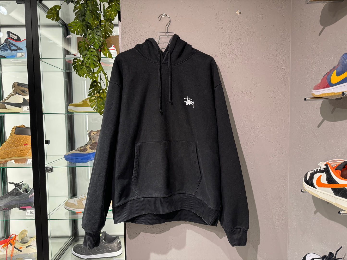 Used stussy classic logo hoodie black