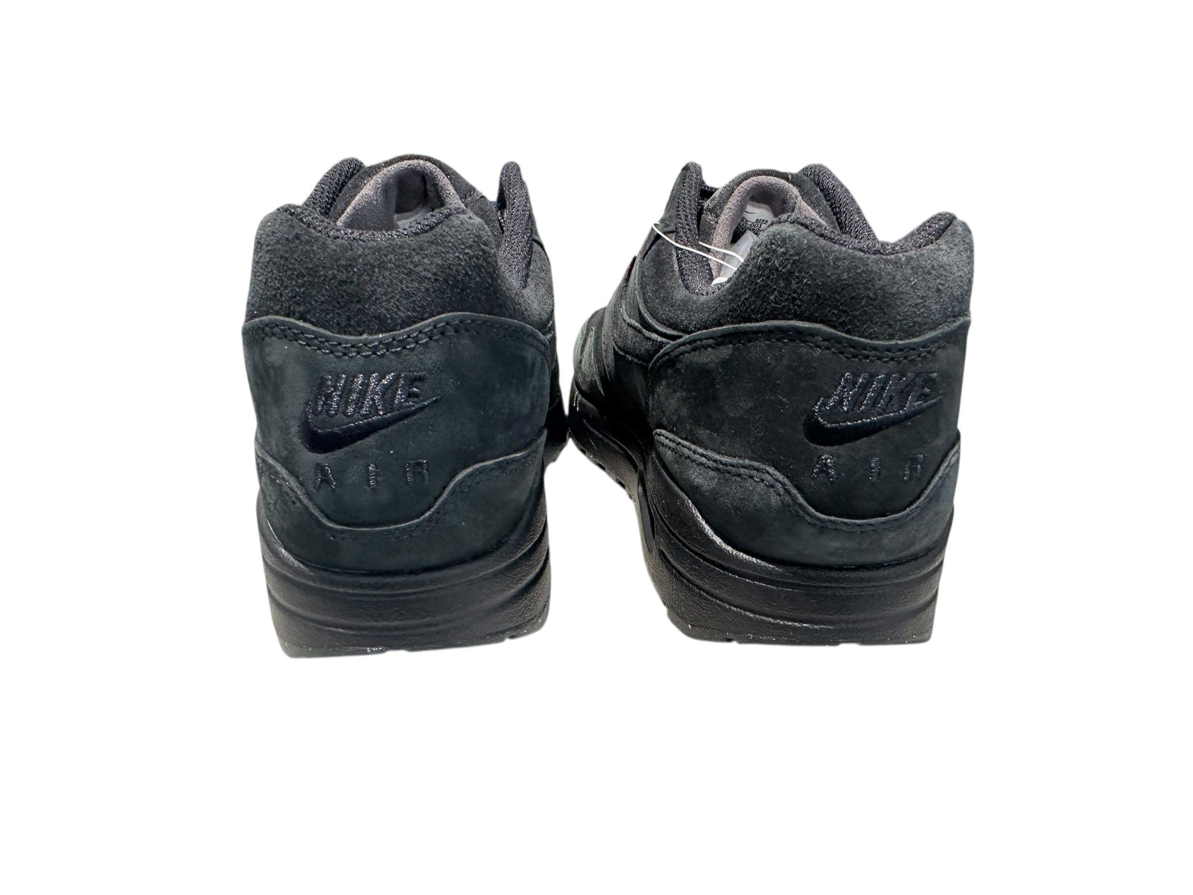 black nike air max suede