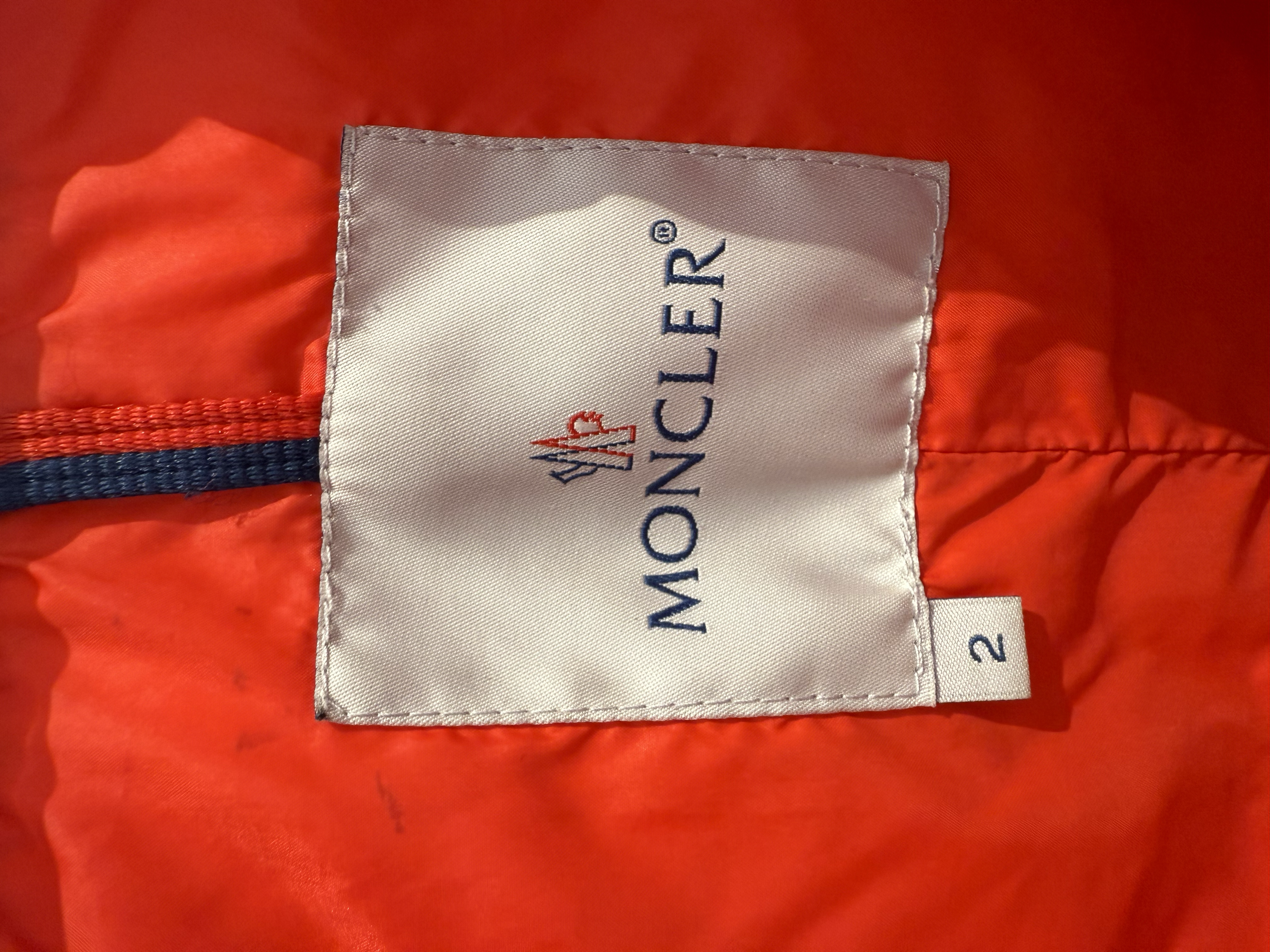 Moncler Used Moncler vest red vintage - 602251228